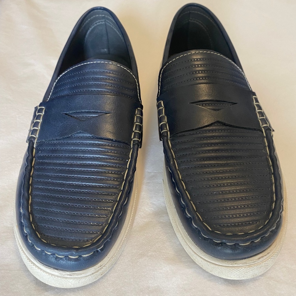 Boys Navy Slip-On Dress/Casual Loafers Size 6